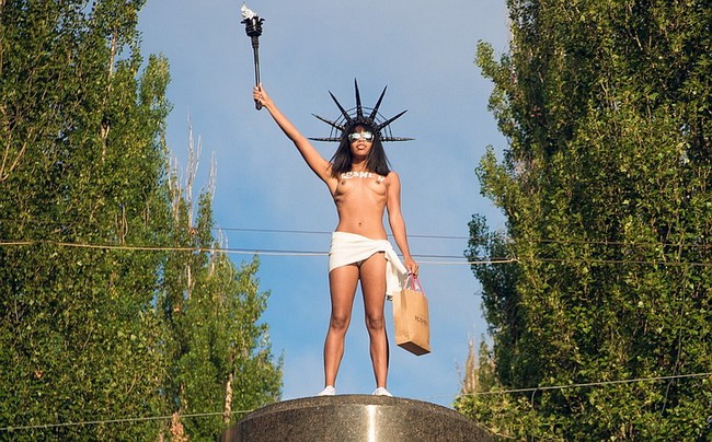 активистка Femen день независимости