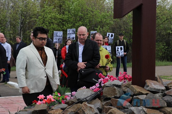 В Луганске почтили память одесситов