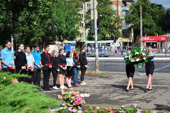 акция памяти жертв обстрела квартала Солнечный 6 годовщина Луганск